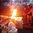 Pembakaran surat suara rusak oleh KPU Kabupaten Sikka, Selasa (13/02/2024)